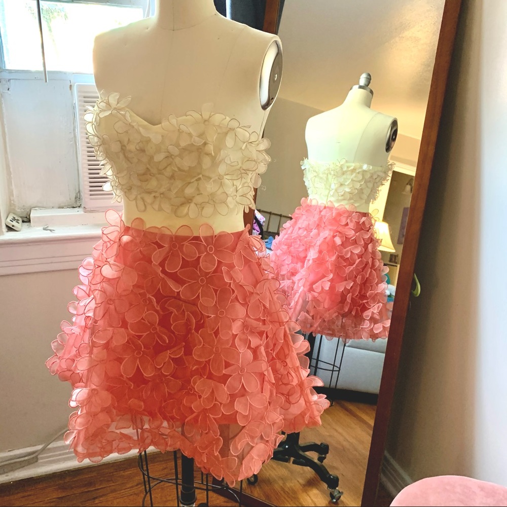 Floral appliqué strapless dress